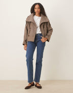 Loovay Camovée Korte Trenchcoat met Hoge Kraag