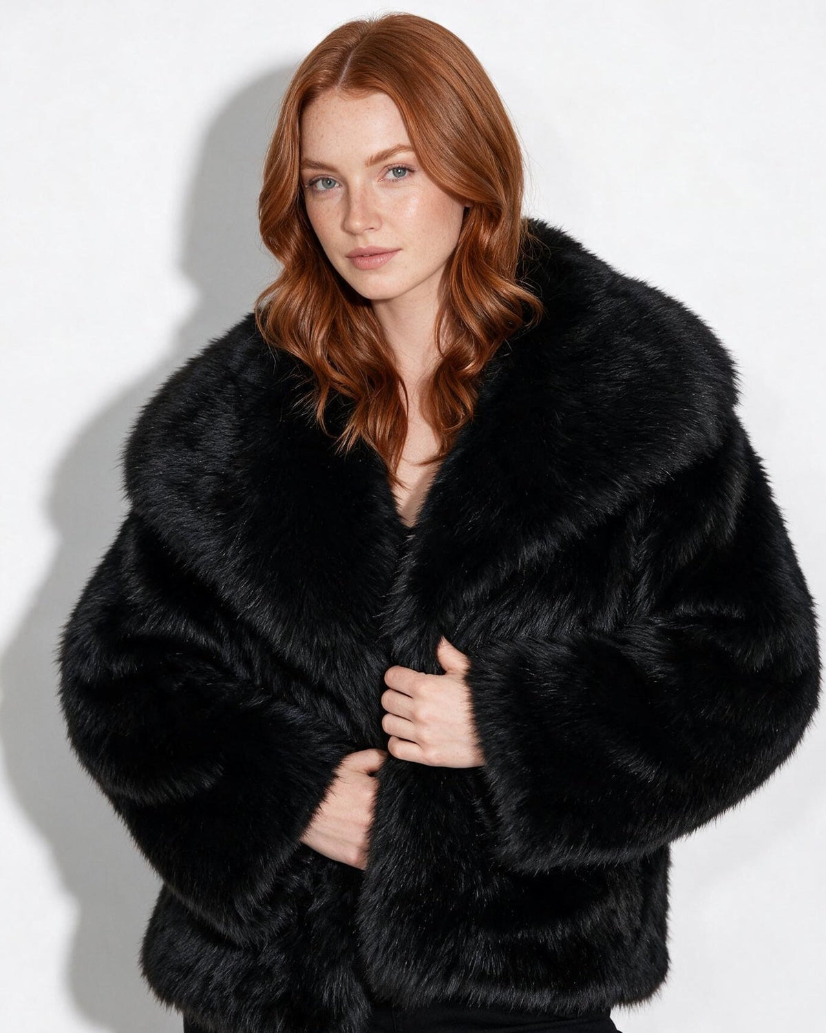 Loovay Isabeau Cropped Imitatiebont Jas met Grote Kraag