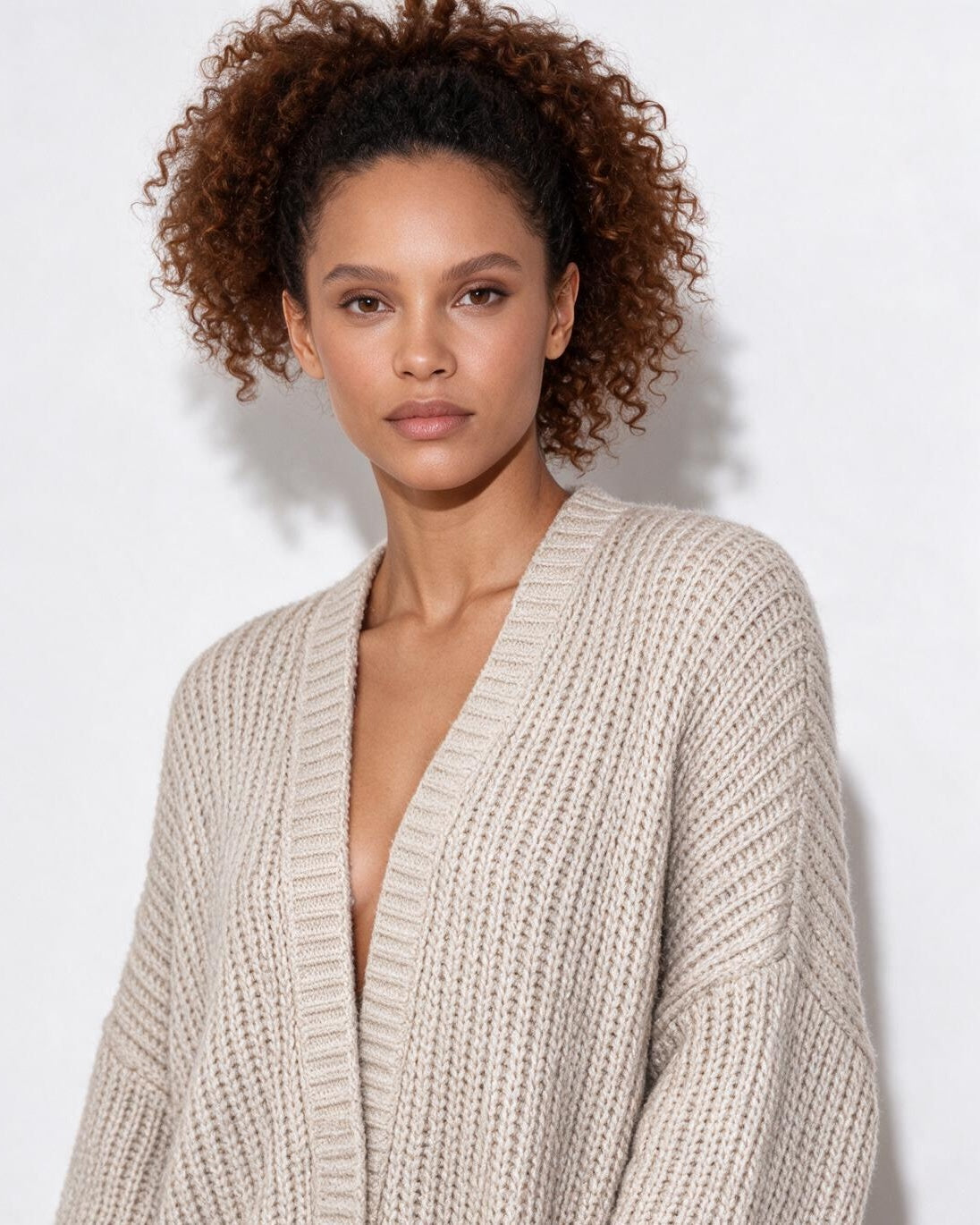 Loovay Marvienne Lang Gebreid Vest, Oversized Pasvorm
