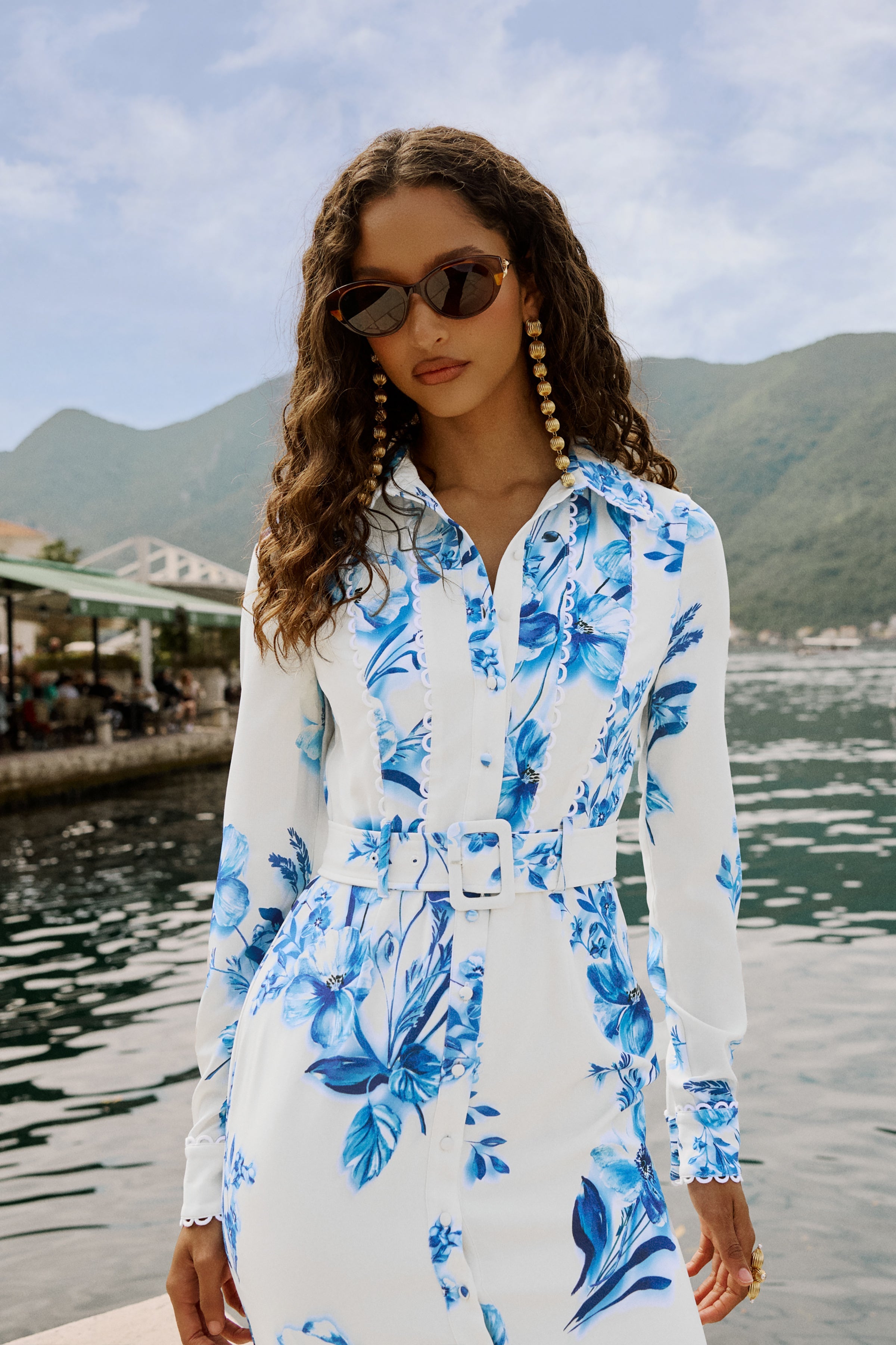 Loovay Azurelle Jurk, Midi met Blauwe Bloemenprint