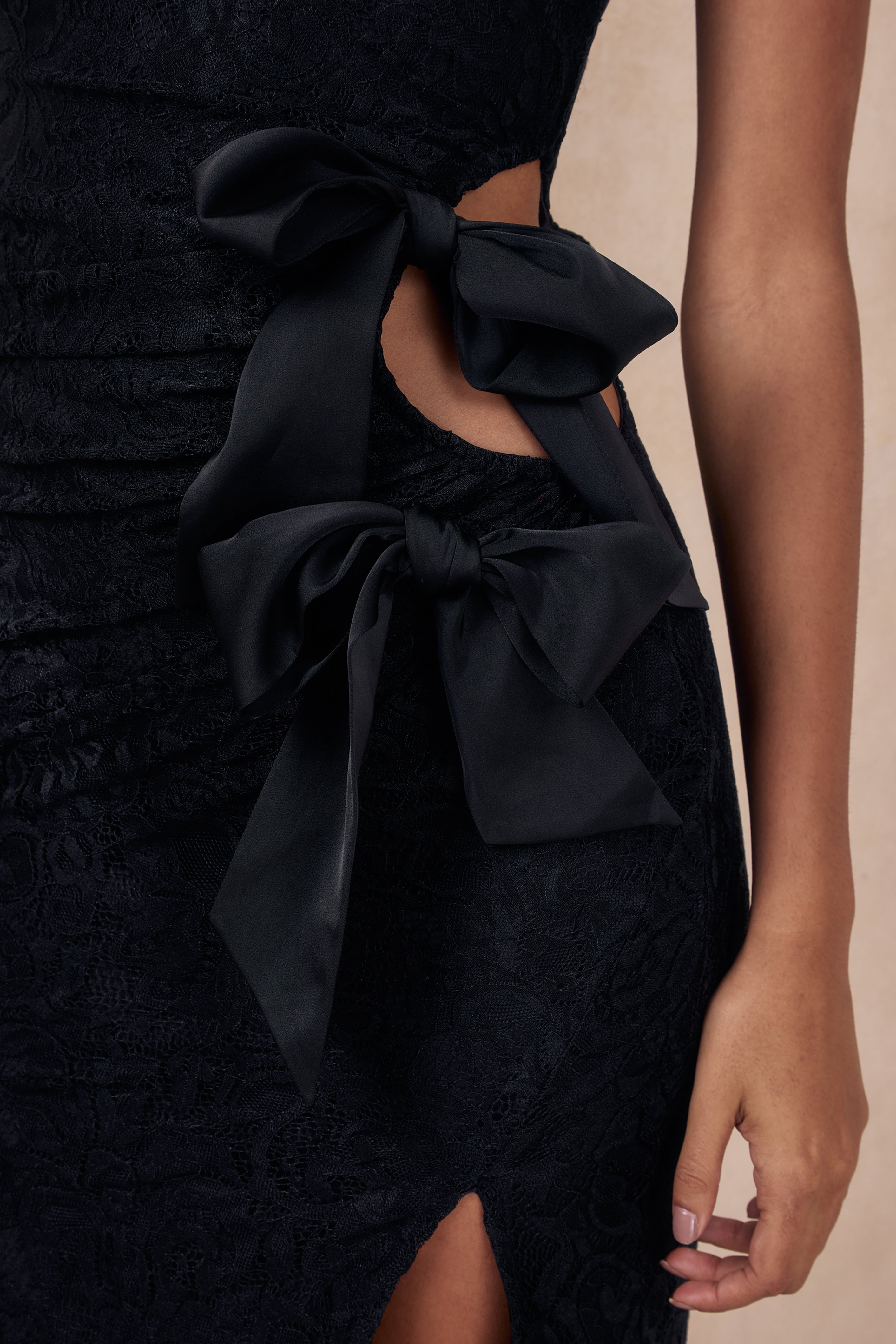 Loovay Celestine, One Shoulder Kanten Maxi Jurk