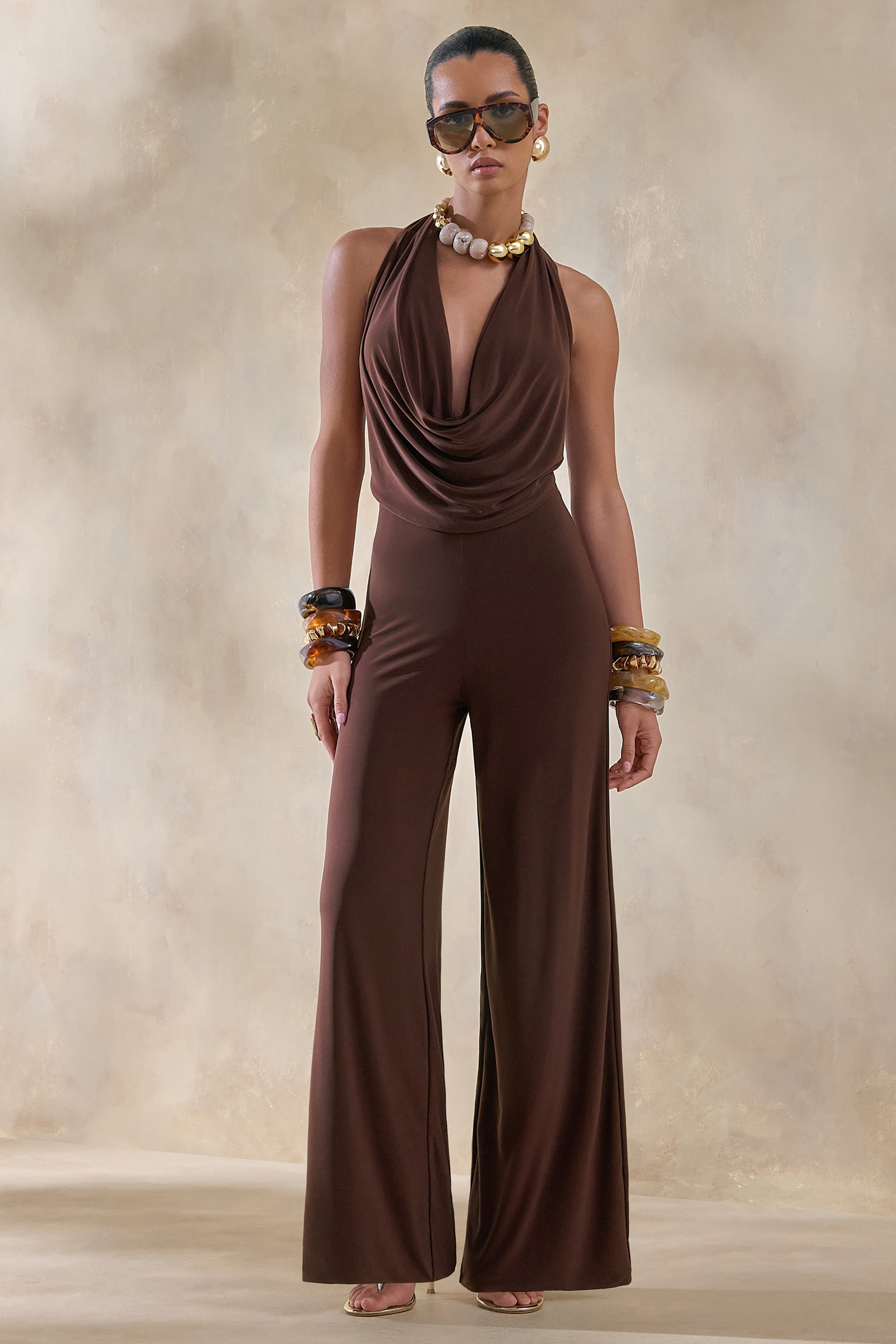 Loovay Virelle Jumpsuit, Bruine Halter Jumpsuit met Gedrapeerde Halslijn