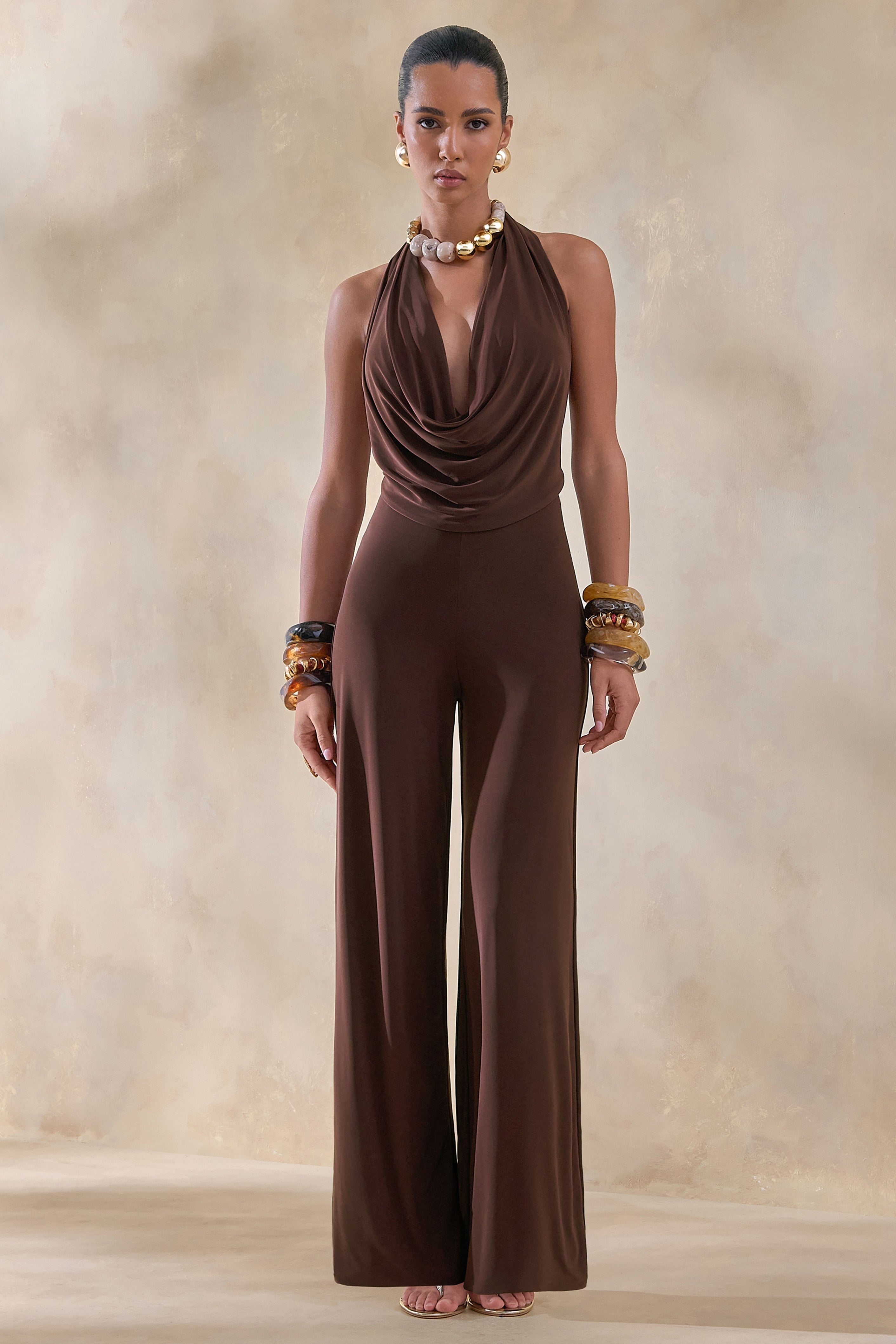 Loovay Virelle Jumpsuit, Bruine Halter Jumpsuit met Gedrapeerde Halslijn