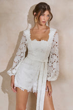 Loovay Élanora Playsuit, Witte Kanten Playsuit met Ballonmouwen