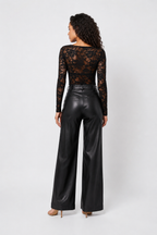 Loovay Roselisse Top, Luxe Kantdetails