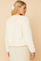 Elanora – De faux fur jas die pure elegantie uitstraalt