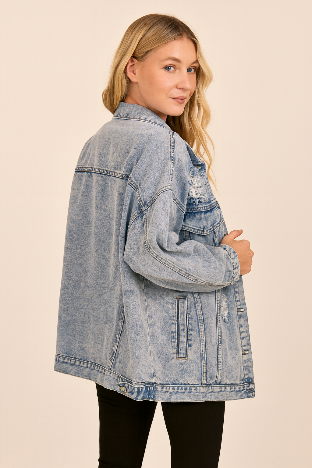 Veyra – Het denim jasje met attitude