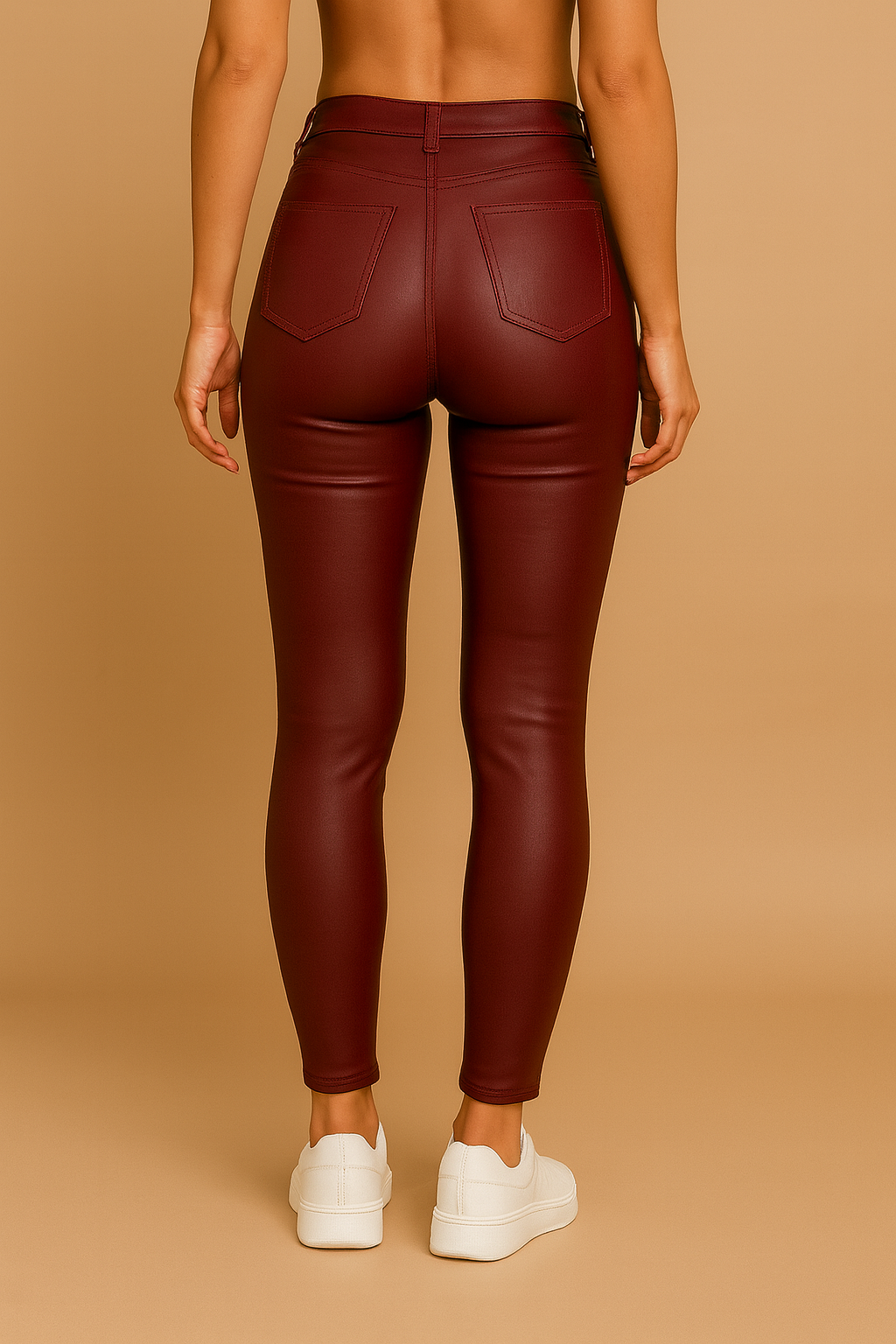 Celiora – De leren broek die kracht en stijl combineert