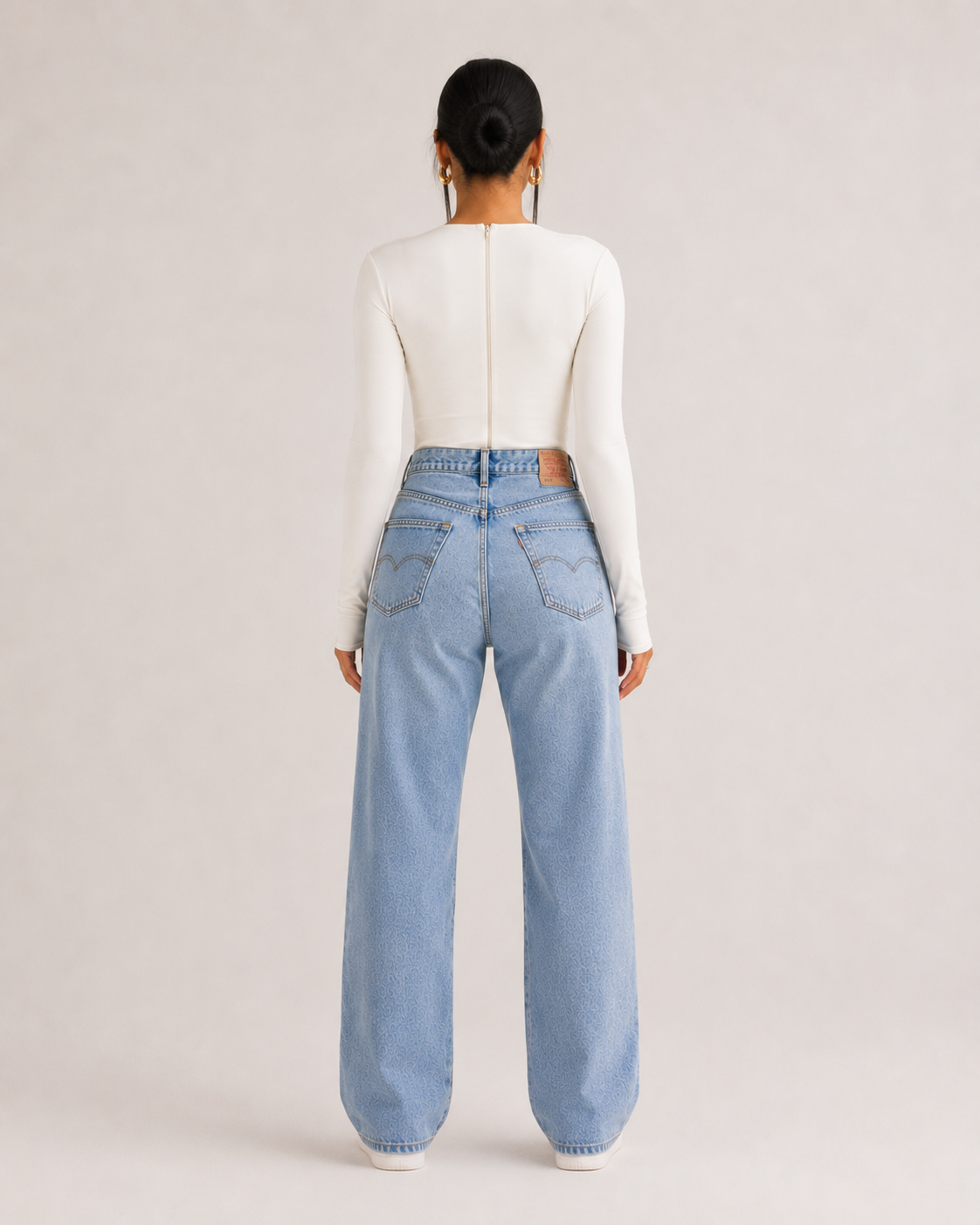 Loovay Virelle Top, Witte Crop Top met Uitsparingen
