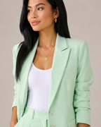 Loovay Vireza, Blazer en Short Set