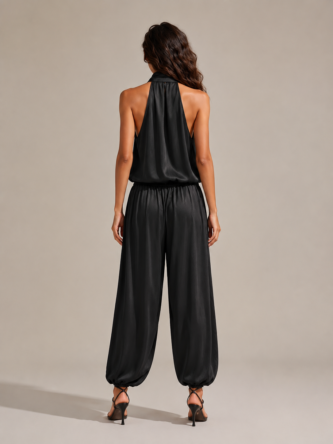 Loovay Ravielle Satijnlook Set met Haltertop en Wijde Broek