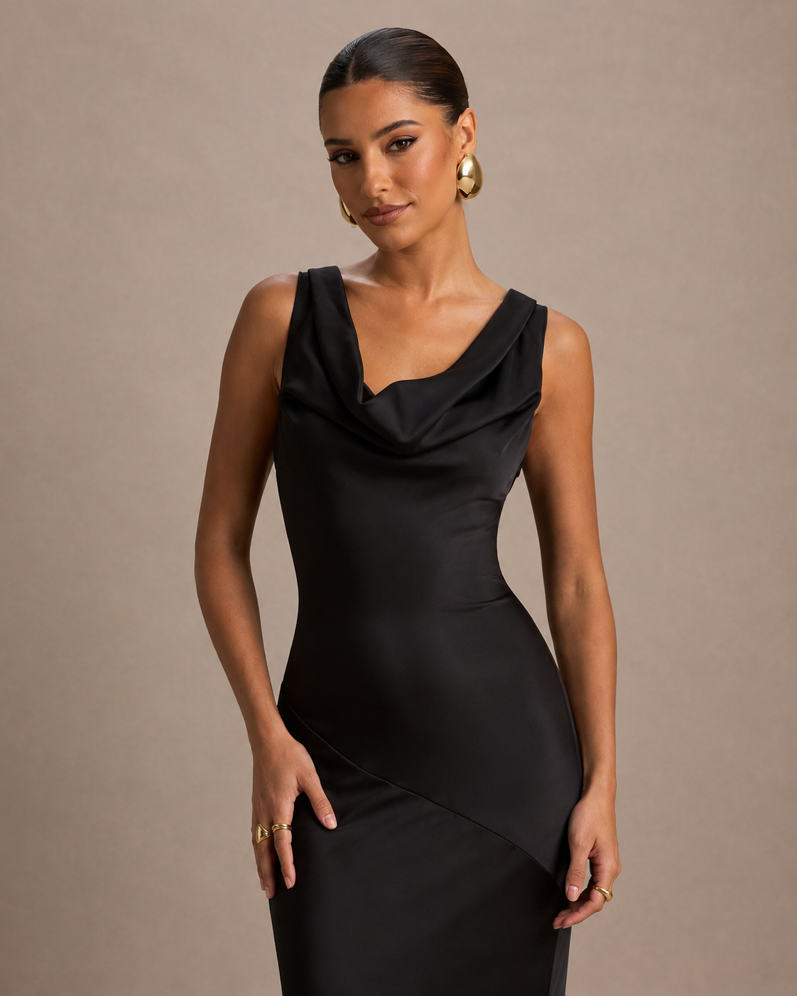 Loovay Veloura Maxi-jurk met Watervalhals en Open Rug