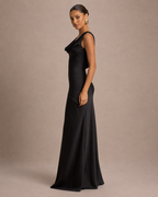 Loovay Veloura Maxi-jurk met Watervalhals en Open Rug