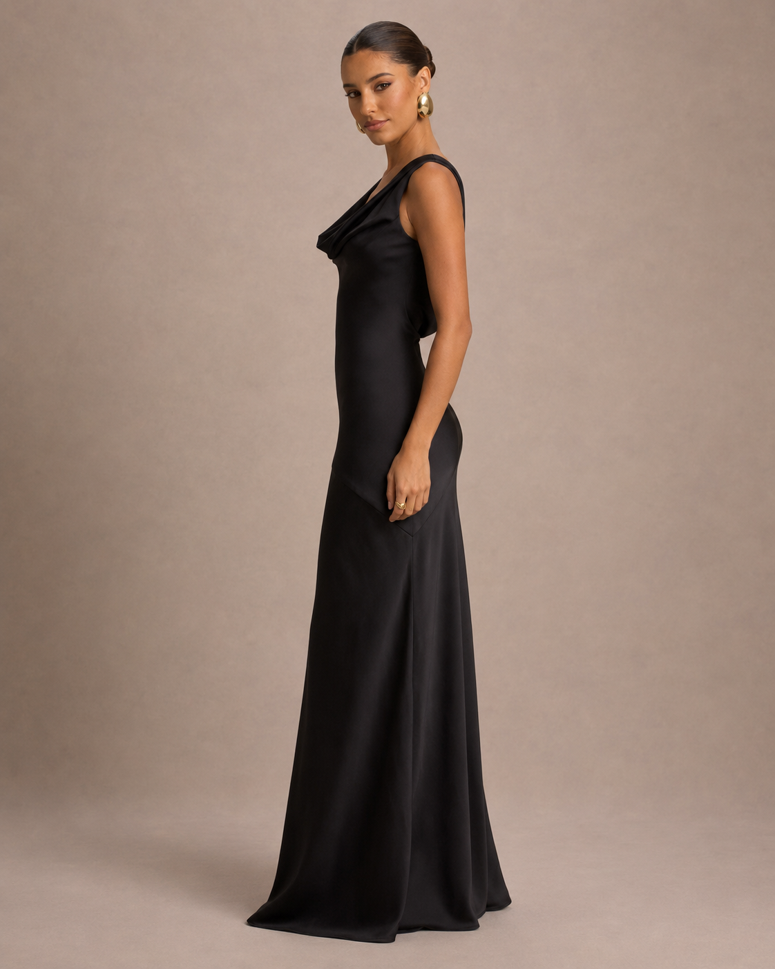 Loovay Veloura Maxi-jurk met Watervalhals en Open Rug