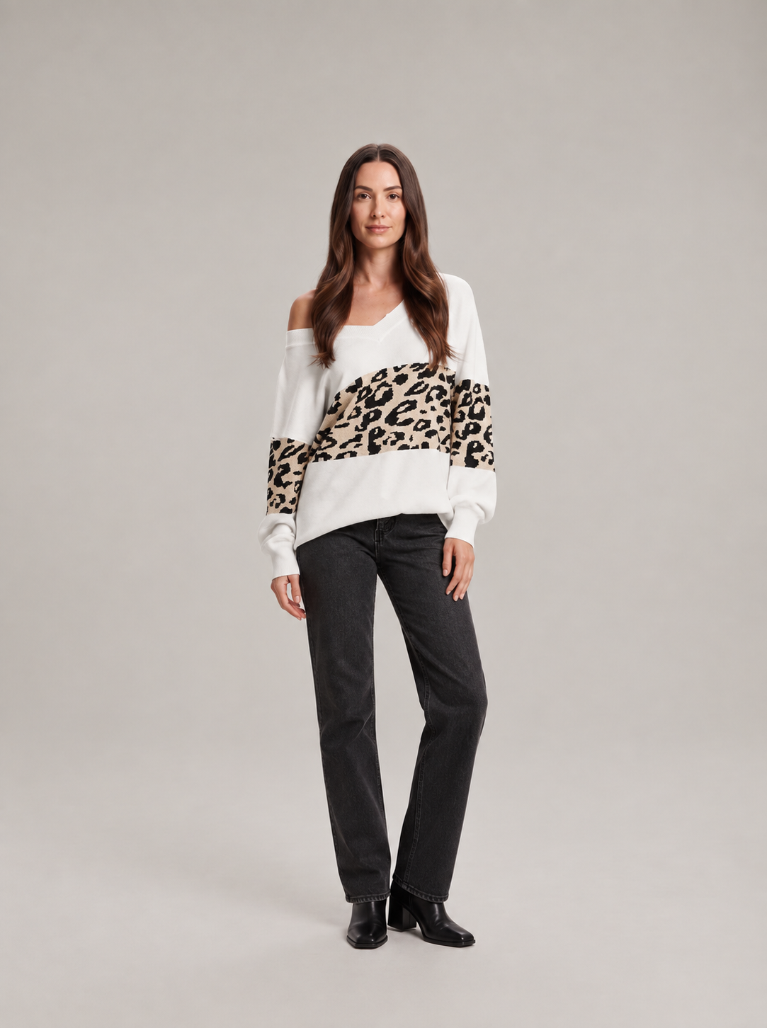 Loovay Rovina Off Shoulder Sweater met Luipaardprint