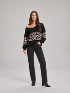Loovay Rovina Off Shoulder Sweater met Luipaardprint