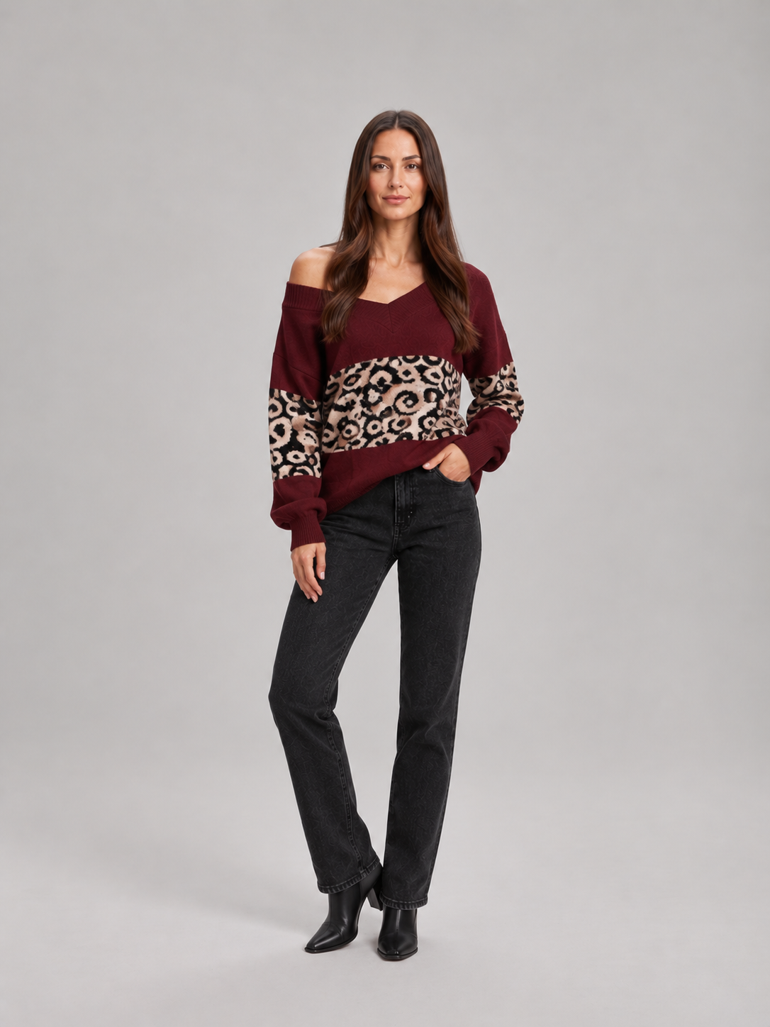 Loovay Rovina Off Shoulder Sweater met Luipaardprint