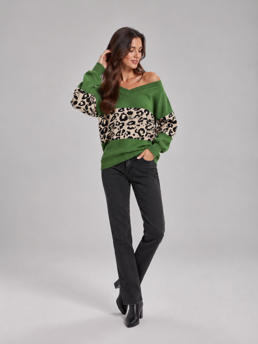 Loovay Rovina Off Shoulder Sweater met Luipaardprint