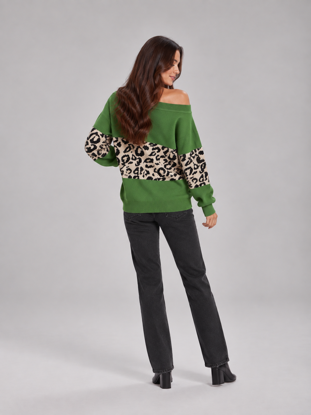 Loovay Rovina Off Shoulder Sweater met Luipaardprint