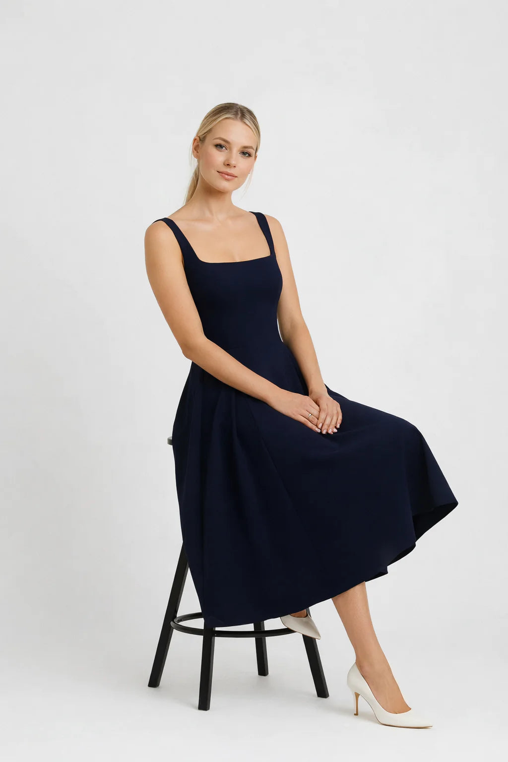 Loovay Aveline Jurk, Vierkante Halslijn