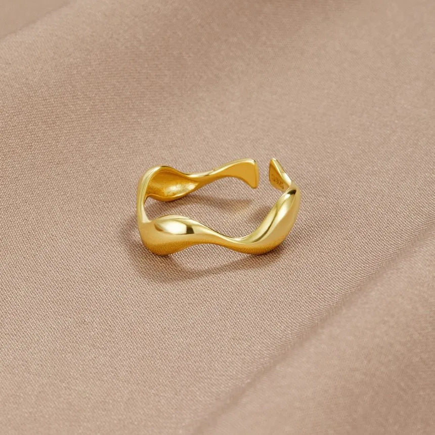 Loovay Virella Ring, Golvend Design
