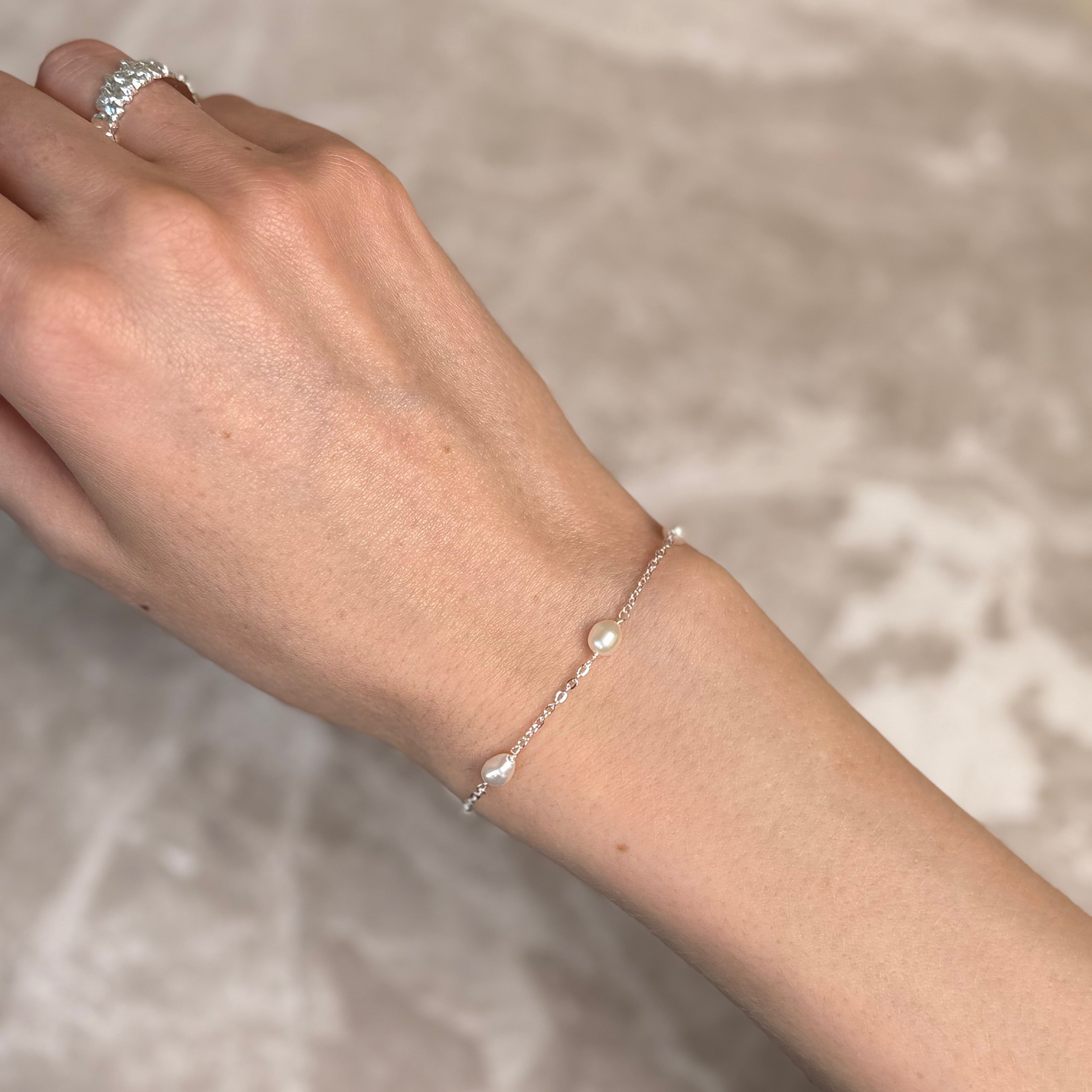 Loovay Lunéva Armband, Zilverkleurige Zoetwaterparel Armband