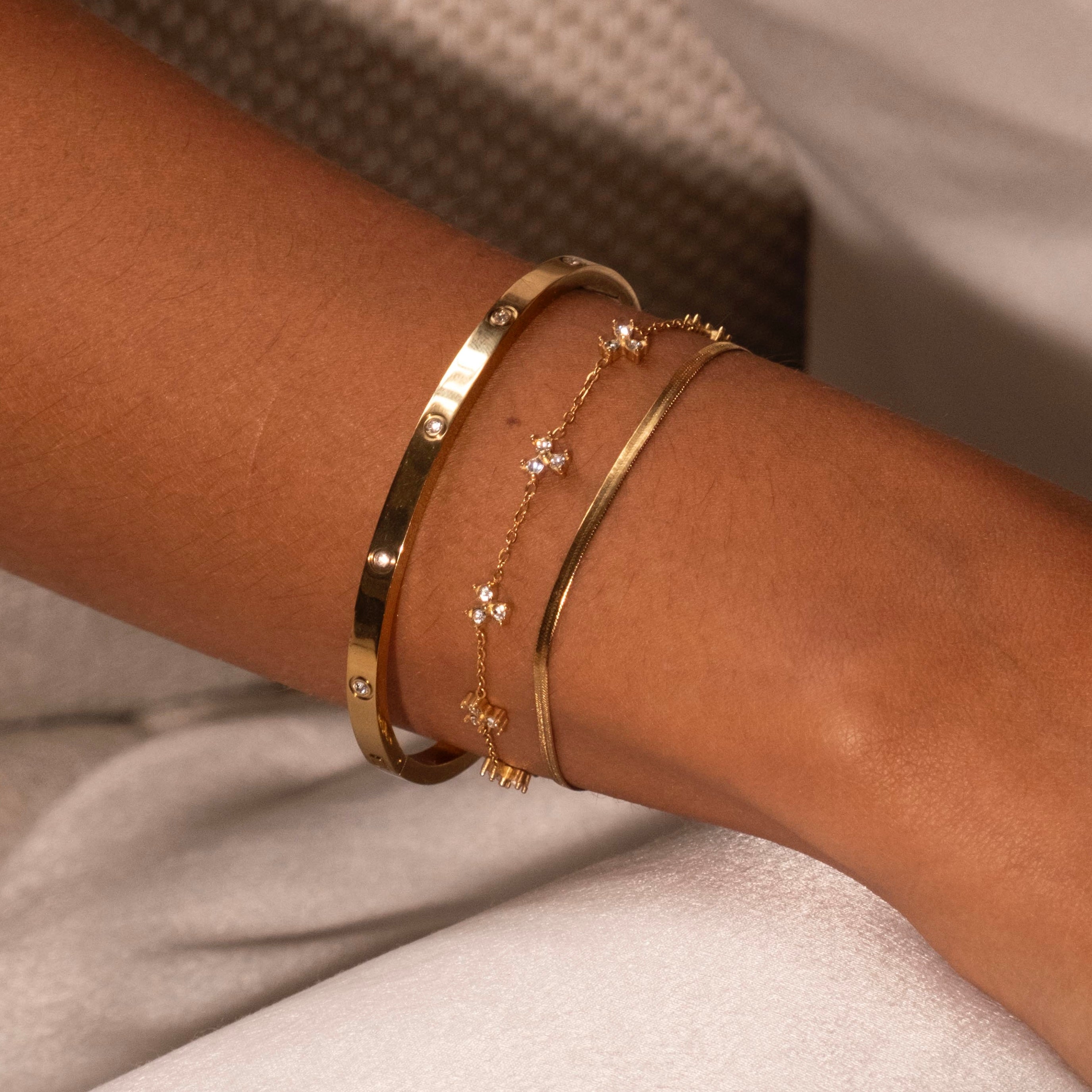 Loovay Floréa Armband, Bloem Bangle met Zirkonia