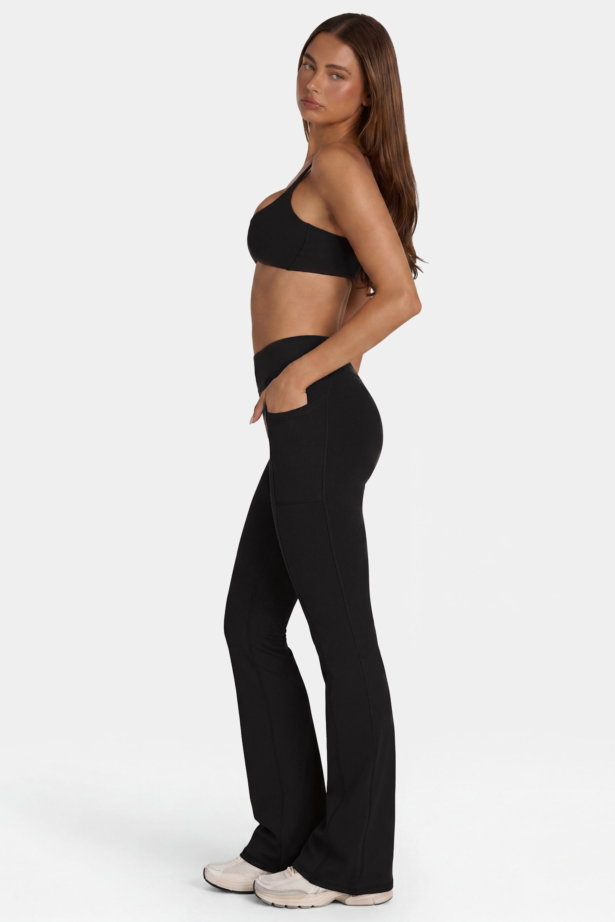 Loovay Veyra, Zwarte Flared Sportlegging
