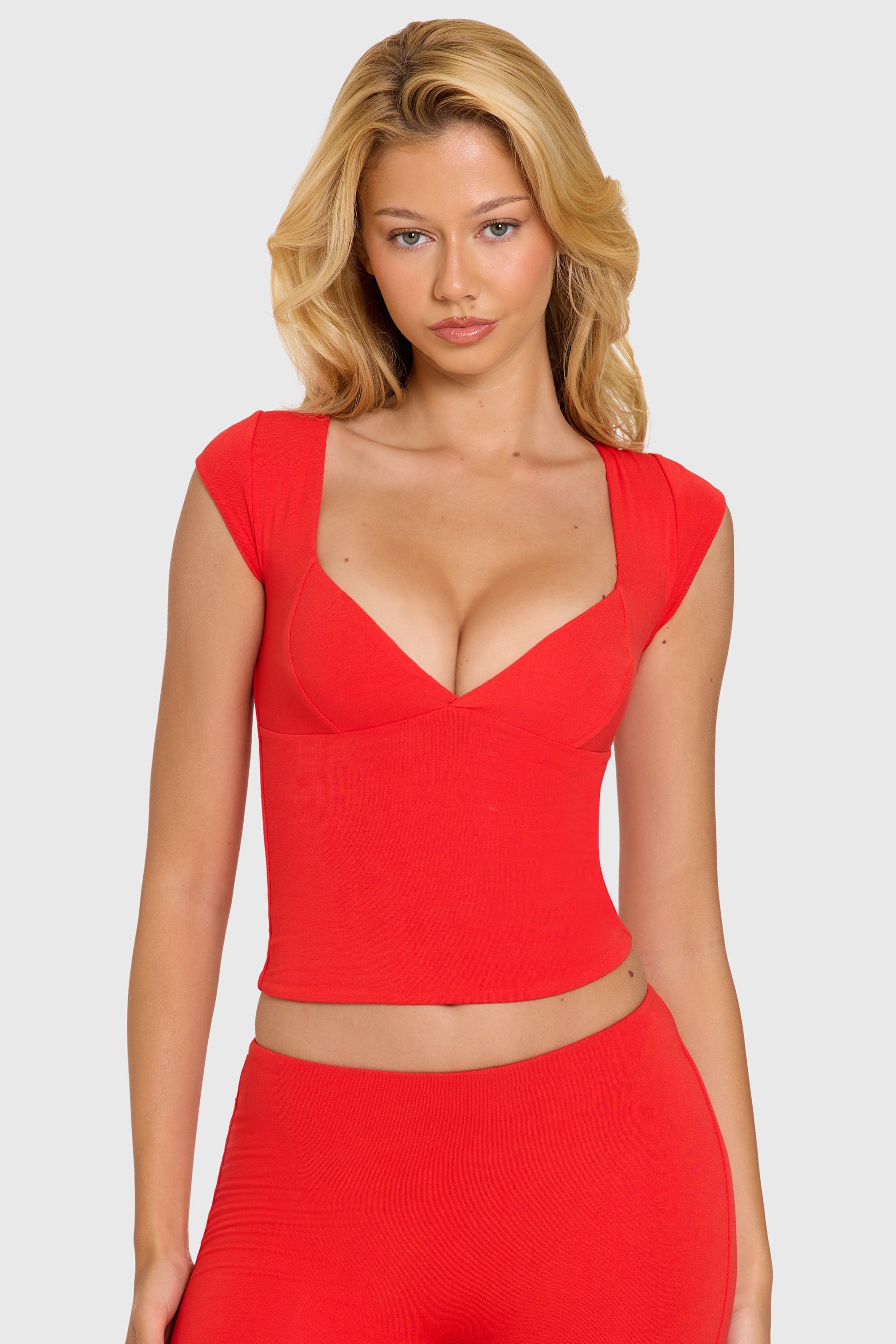 Loovay Mirelle, Modal Top met Diepe Halslijn