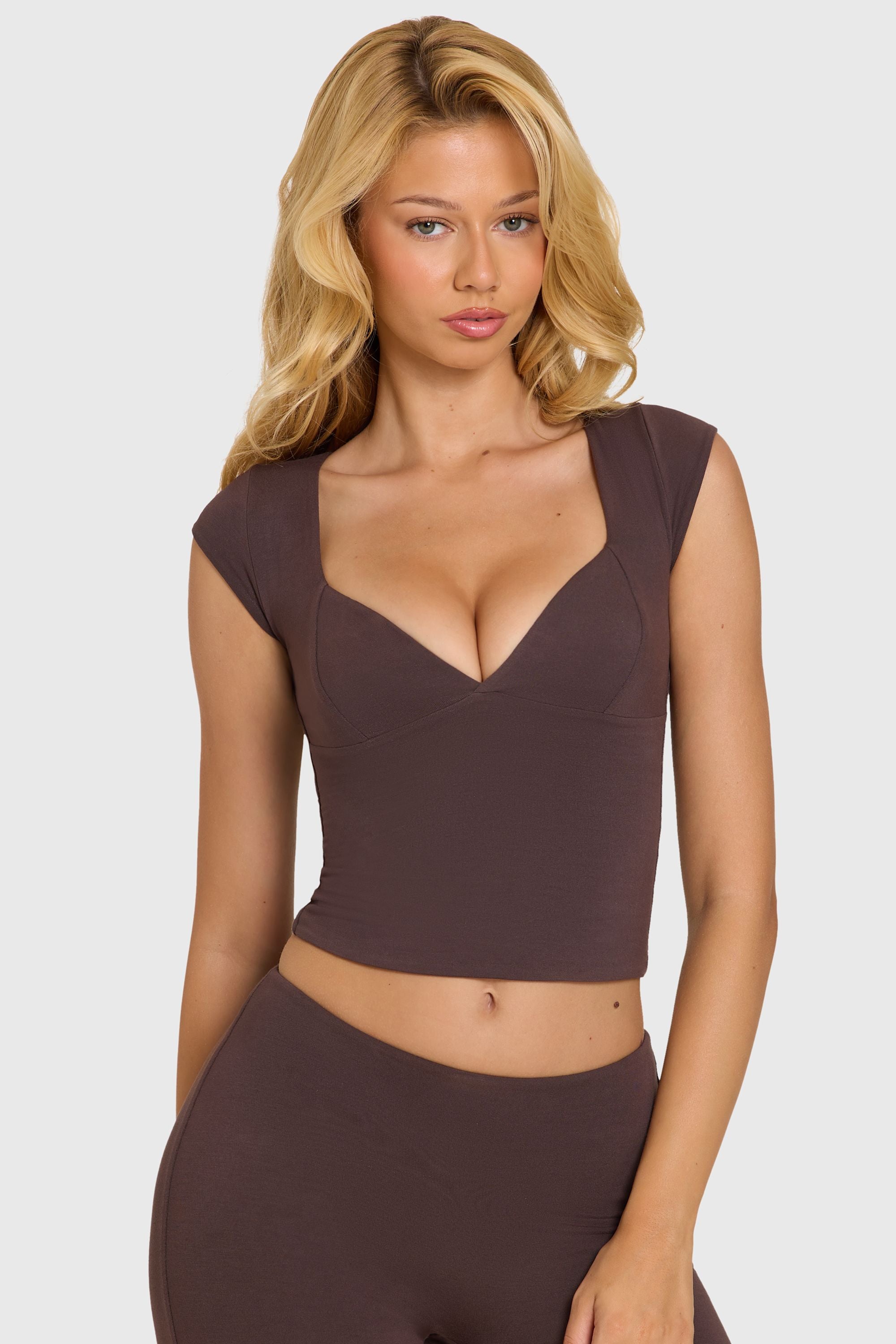 Loovay Mirelle, Modal Top met Diepe Halslijn
