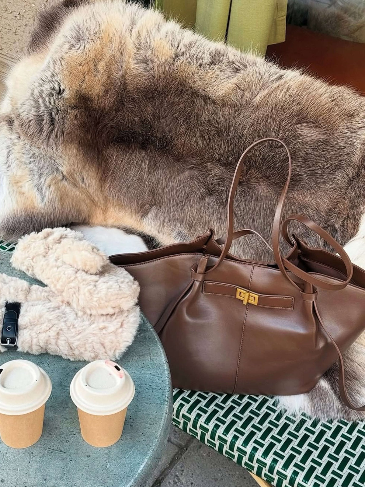 Loovay Courbelle Shopper met Gebogen Silhouet