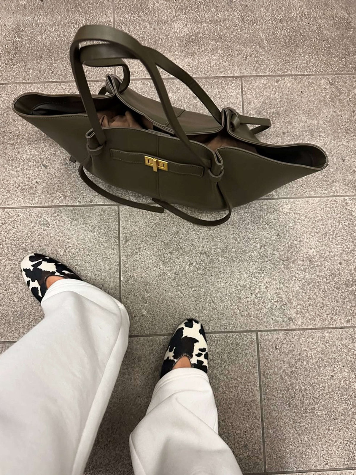 Loovay Courbelle Shopper met Gebogen Silhouet